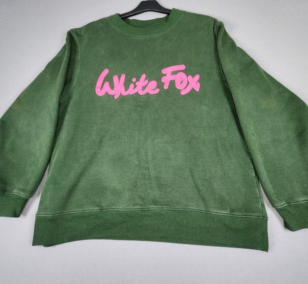 **READ** White Fox Hunter Green/Pink words S/M crewneck sweatshirt lounge comfy
